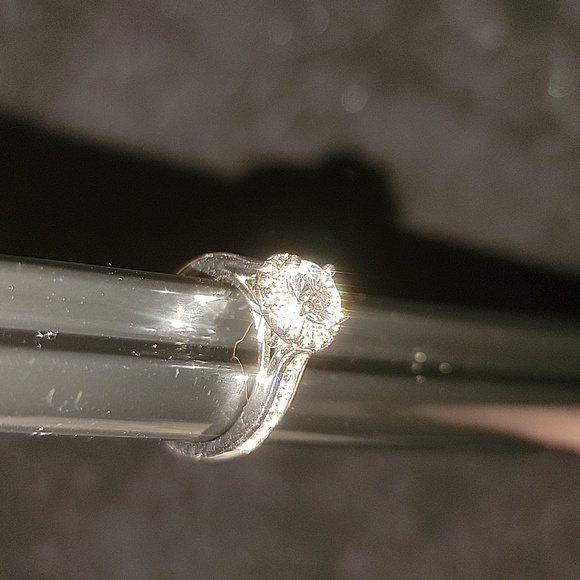 Halo Ring - Picture 9 of 11